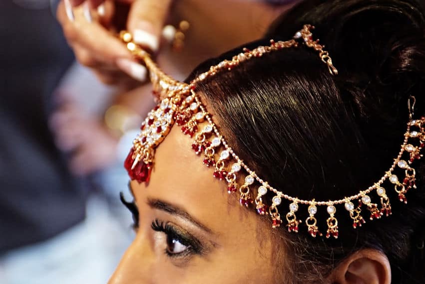 Indian gold wedding jewellery